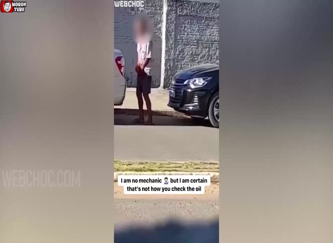 Video :A vehicle is slammed into the street by a pervert